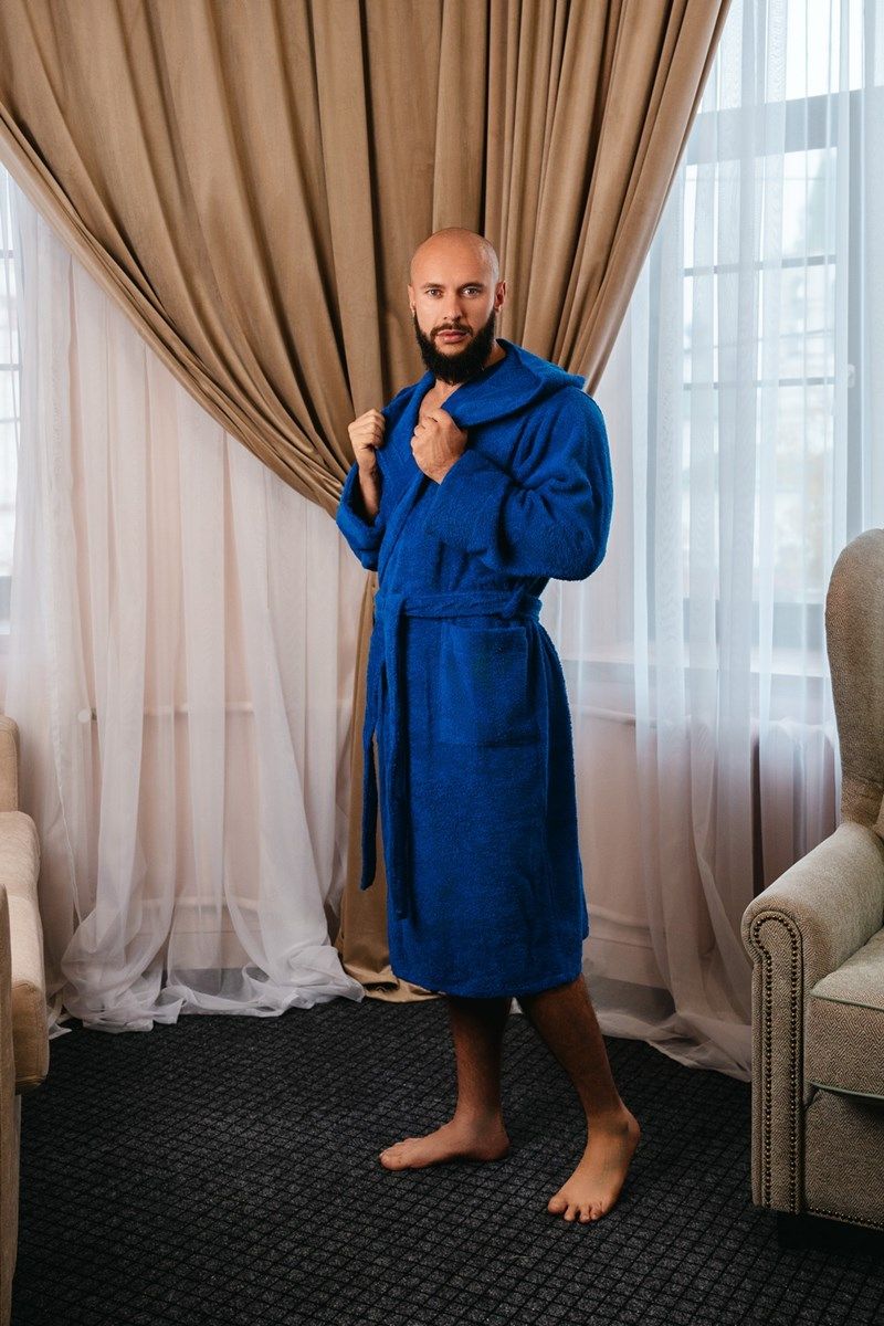 снимок Халат махровый с капюшоном, васильковый с вышивкой от магазина BIO-TEXTILES ОПТ