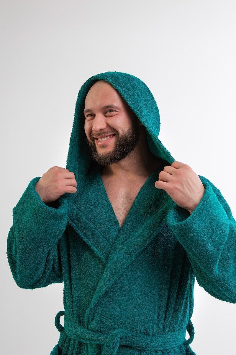 снимок Халат махровый с капюшоном, изумруд с вышивкой от магазина BIO-TEXTILES ОПТ