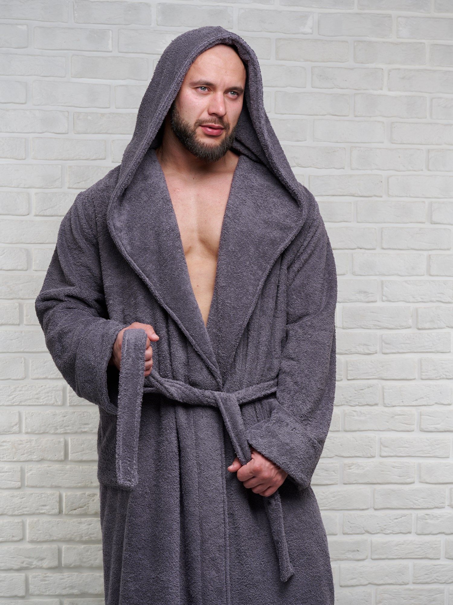 снимок Халат мужской махровый PandaHug с капюшоном, темно-серый от магазина BIO-TEXTILES ОПТ