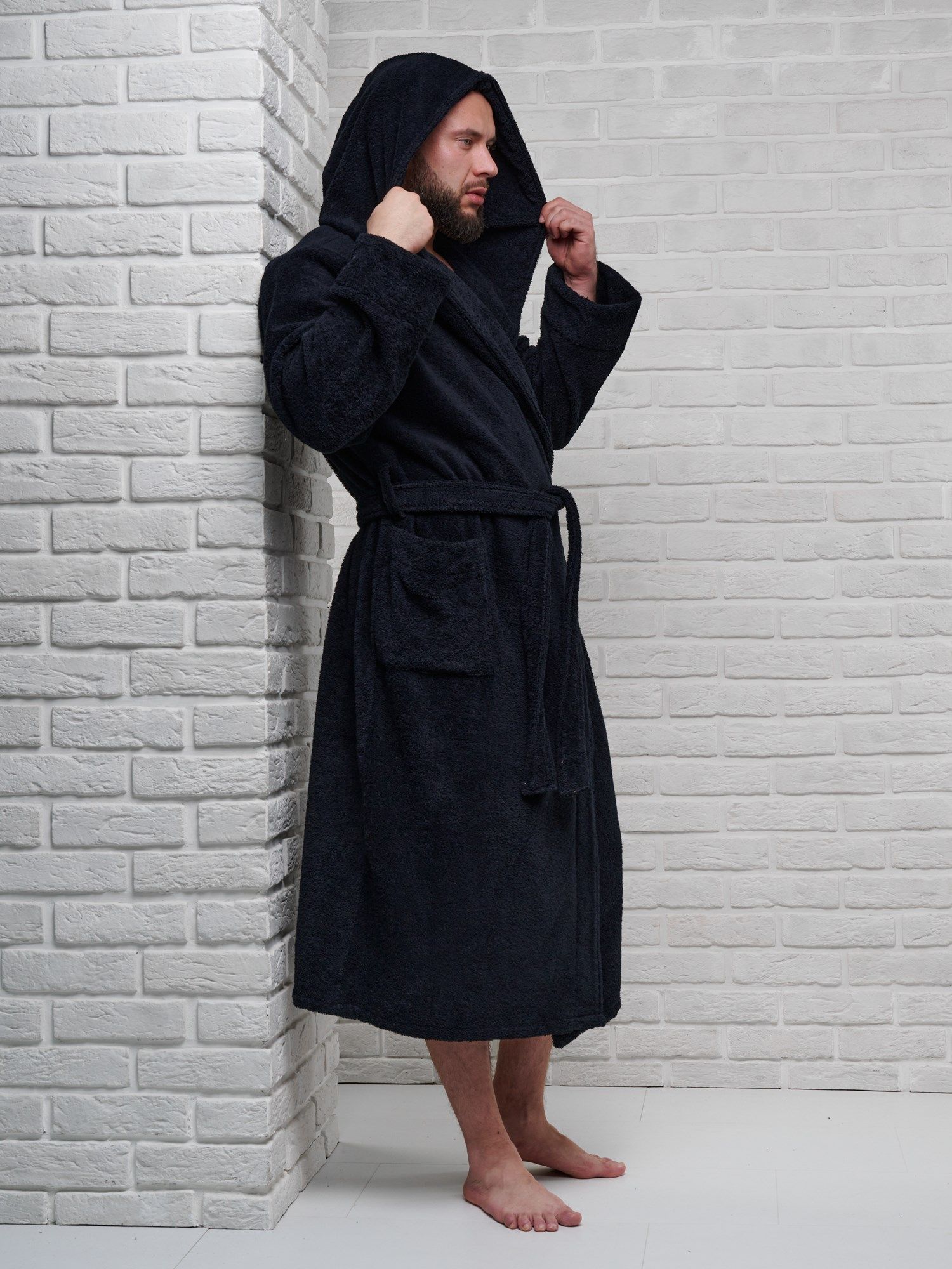 снимок Халат мужской махровый PandaHug с капюшоном, черный от магазина BIO-TEXTILES ОПТ