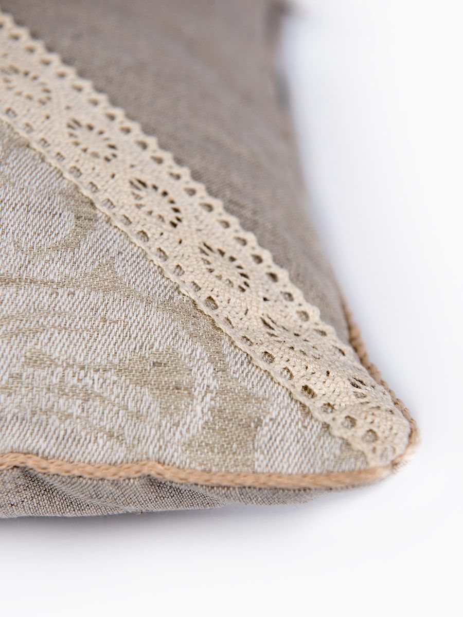 снимок Подушка "Кедровая сказка" 40*40 от магазина BIO-TEXTILES ОПТ