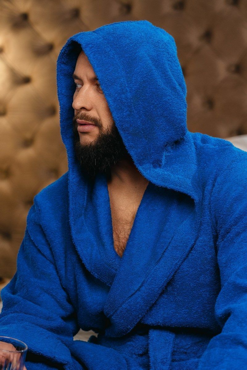 снимок Халат махровый с капюшоном, васильковый с вышивкой от магазина BIO-TEXTILES ОПТ