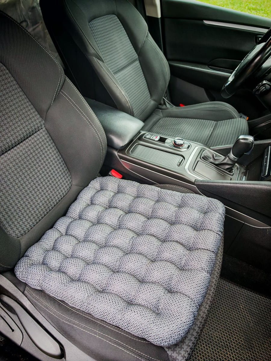 снимок Подушка автомобильная на сиденье "ОРТО-ЛЮКС" серая 50*45 от магазина BIO-TEXTILES ОПТ